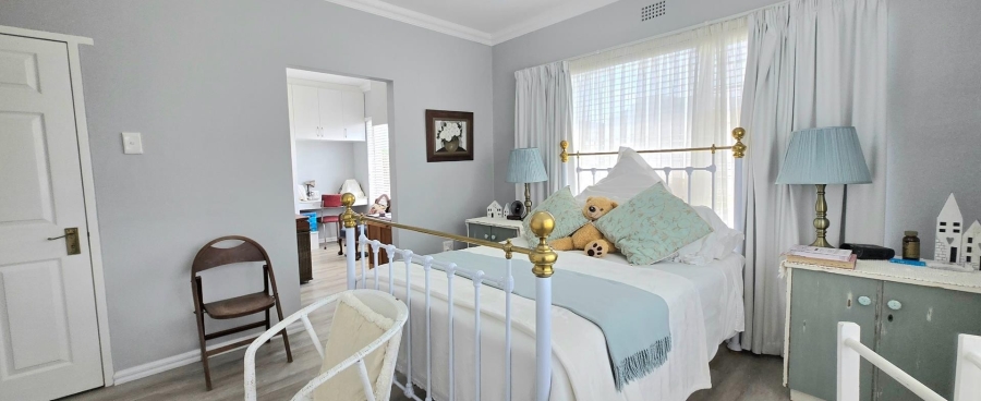 5 Bedroom Property for Sale in Franskraal Western Cape